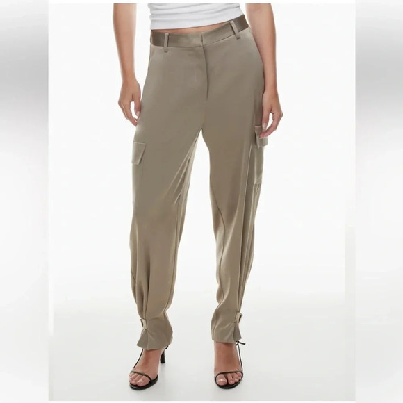 Aritzia Babaton
Refined Satin Cargo
Pant Modern  Taupe size 4, Edgy Streetwear. - Picture 3 of 16